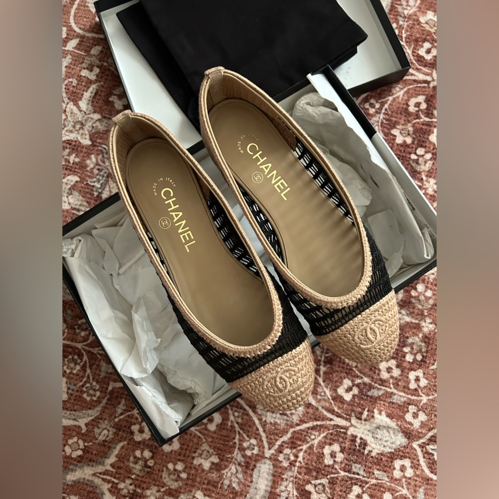 Chanel Raffia Flats - Picture 4 of 4